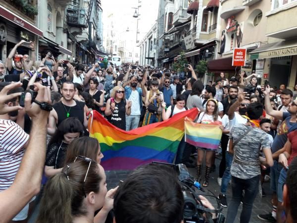 Haber | GVENLK NEDENYLE (!) YASAKLANAN STANBUL LGBT+ ONUR YRYܒNE POLS MDAHALES