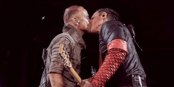 Haber | RAMMSTEIN YELER RUSYA KONSERNDE LGBT+YA DESTEK N PT